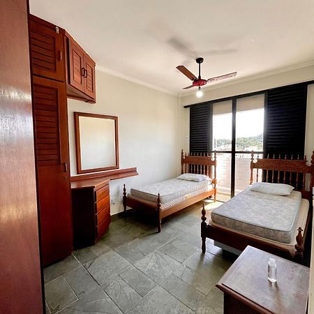 Apto Com Piscina 2 Quadras Da Praia グァルジャー エクステリア 写真